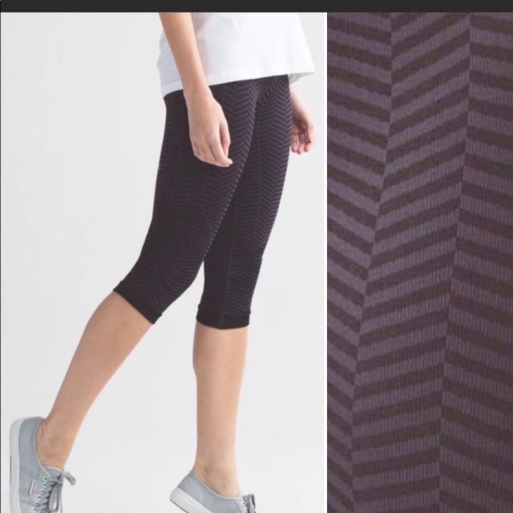 Lululemon in the flow ll crop size 6